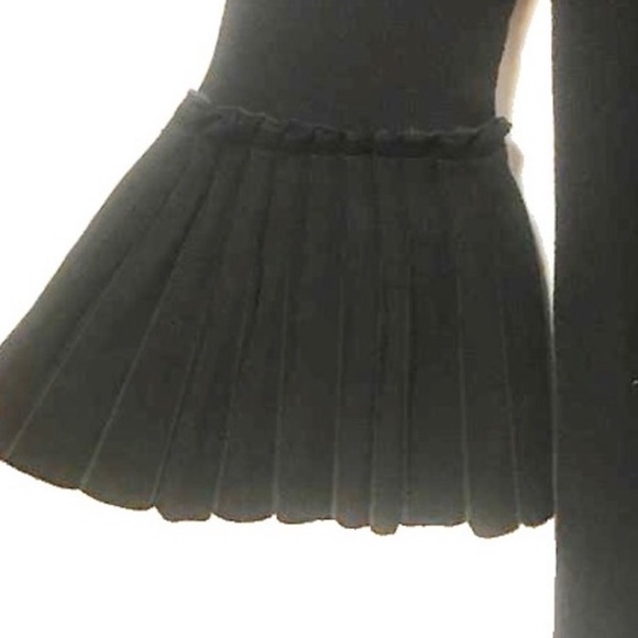 Black Pleated Sleeve Sweater - NWT - Picture 4 of 5